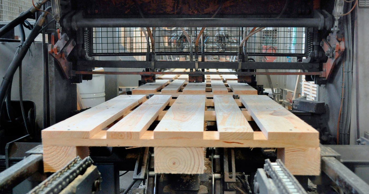 Línea automatizada de fabricación de palets